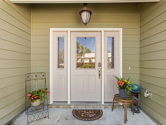 4th image of 72 Southhaven Cir