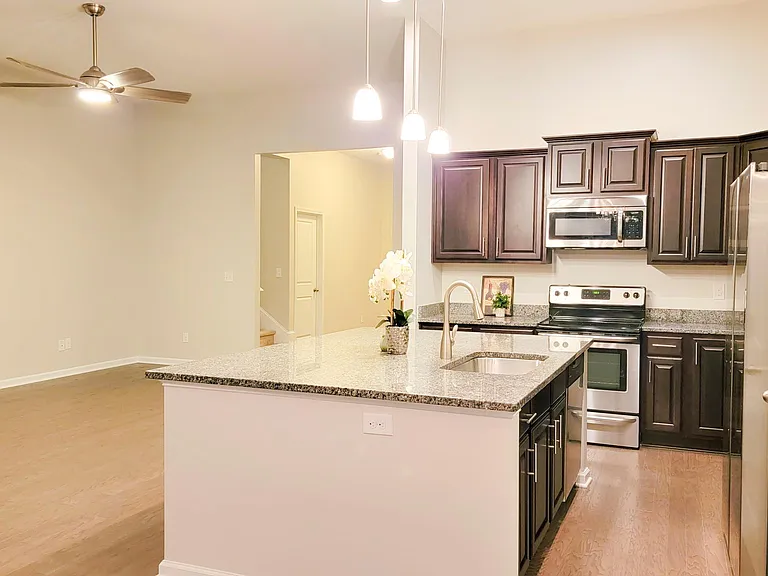 4 Dispatch Rd — Photo 8