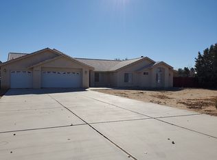 14097 Gayhead Rd, Apple Valley, CA 92307