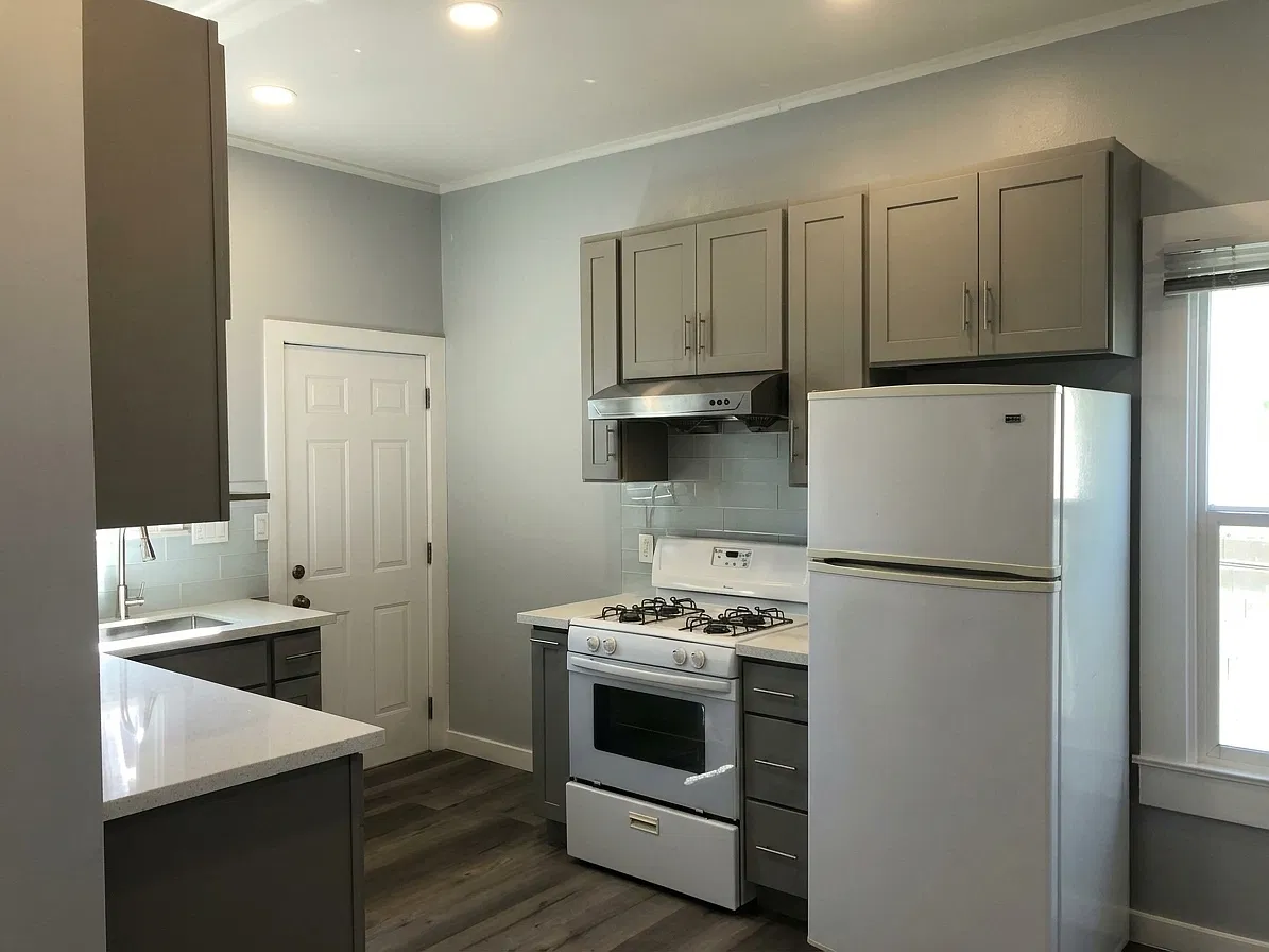 2 bed, 950 sqft, $2,850 — Photo 1