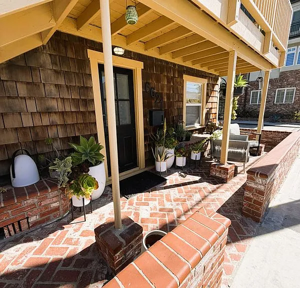 6621 E Ocean Blvd — Photo 2