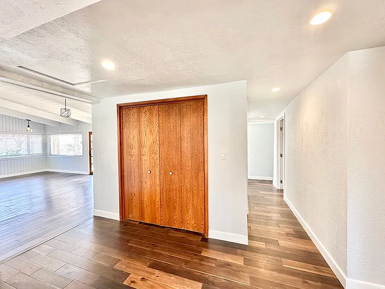 31428 Old River Rd — Photo 15