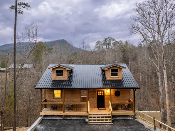1523 Bluff Ridge Rd, Sevierville, TN 37876