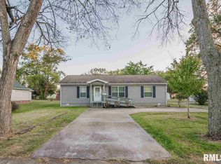 410 McFall St, Benton, IL 62812