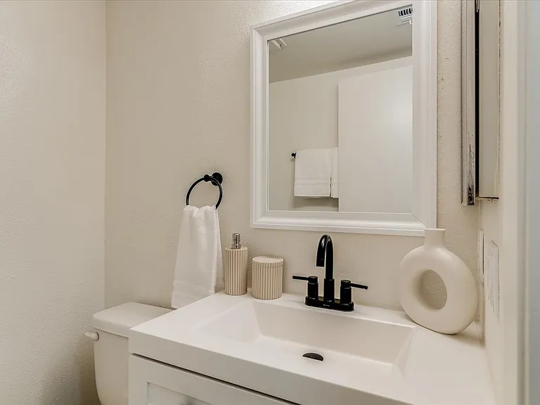 3335 Broad St #15 — Photo 10