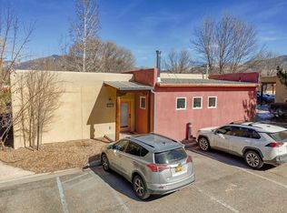329A Randall Ln, Taos, NM 87571