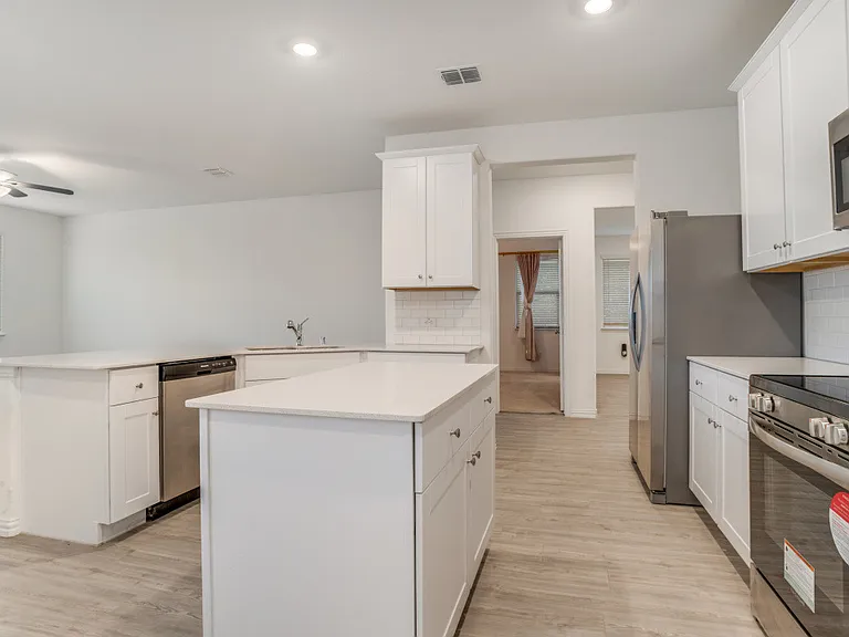 4913 Sagerun Dr — Photo 8