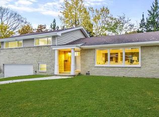 9022 Pottawattami Dr, Skokie, IL 60076