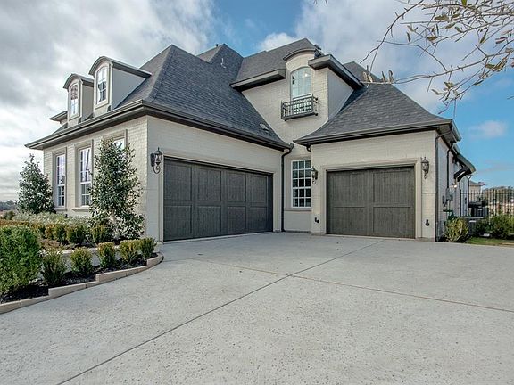 3rd image of 631 Country Brook Ln