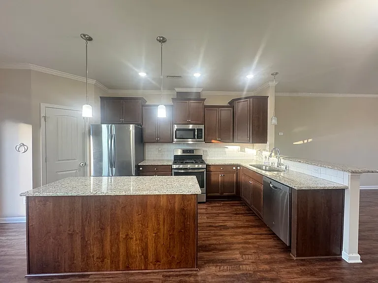 1103 Myers Point Dr — Photo 6
