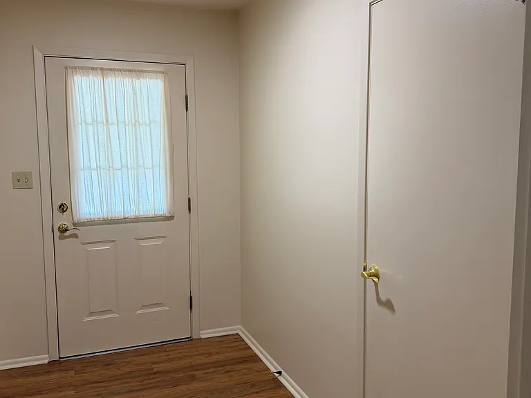 109 E Highway St — Photo 17