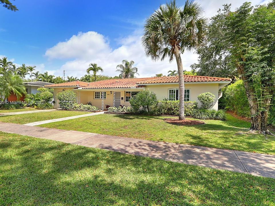 An incredible South Coral Gables area. A desirable Miami  location.