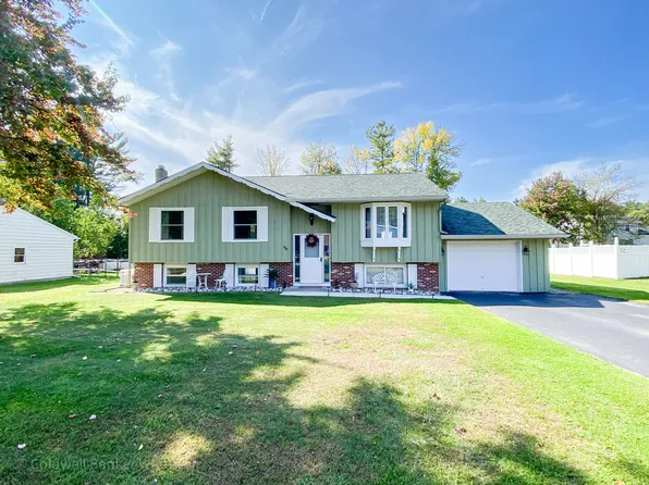35 Macey Ln, Plattsburgh, NY 12901