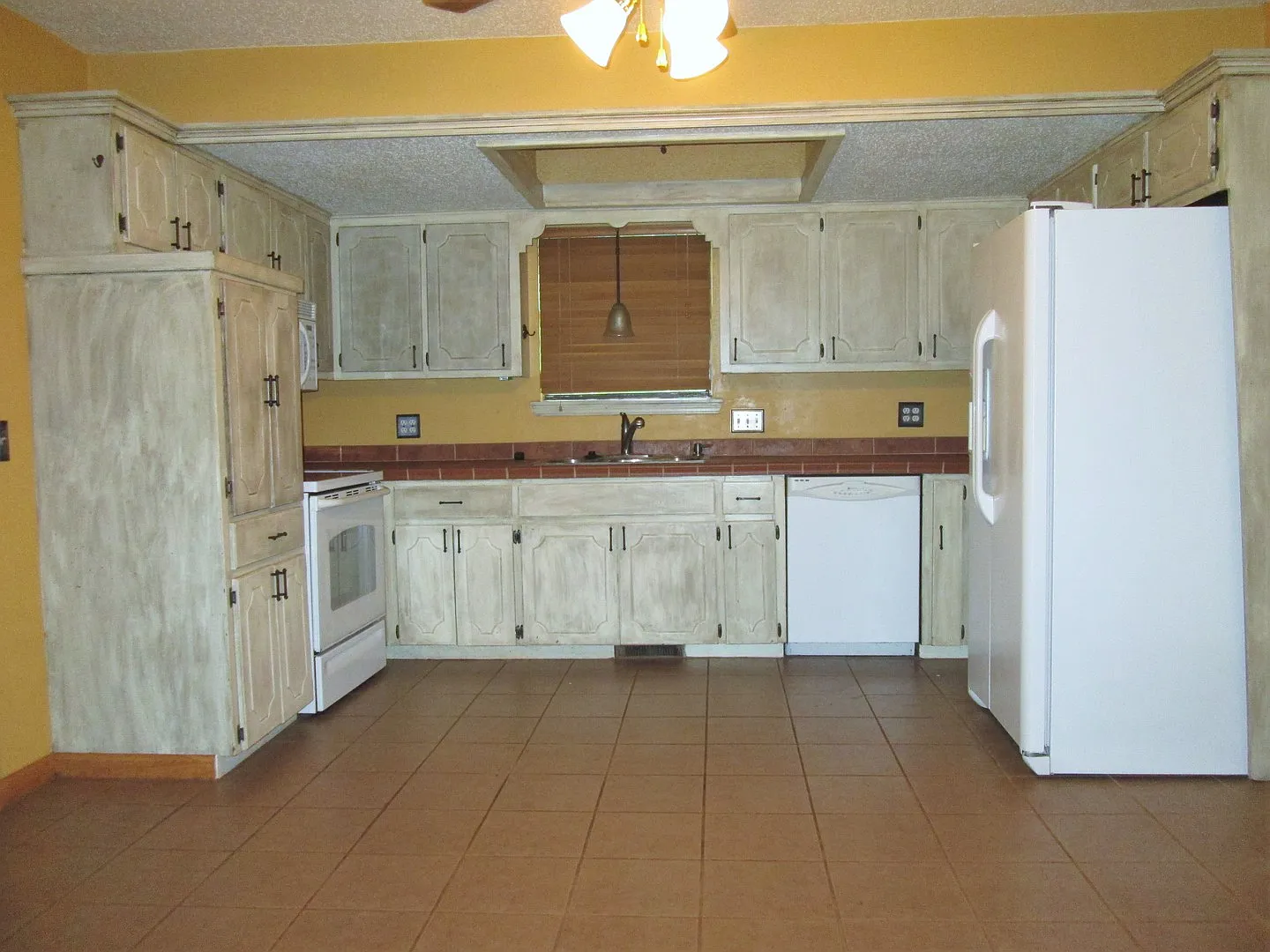 (3) Bed/(2) Bath Available NOW! Pet Negotiable! — Photo 4