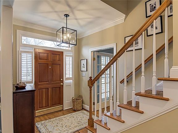 4th image of 4833 Worchester Pl
