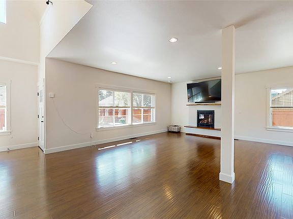 4th image of 23606 48th Avenue W