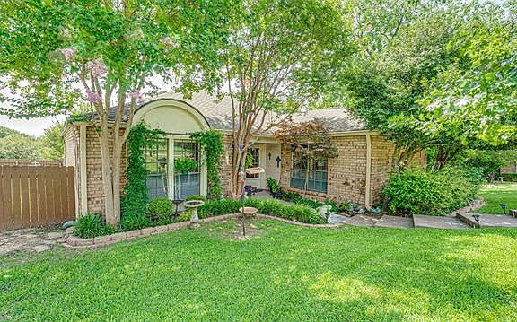 4th image of 3437 Country Club Dr