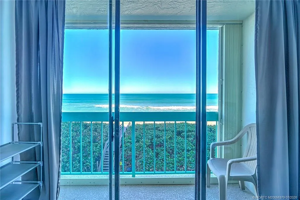 1 bed, 1.5 bath, 899 sqft, $5,000 — Photo 4