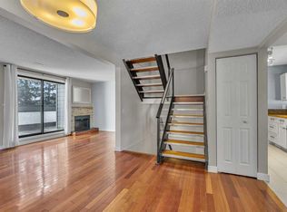 2520 W Palliser Dr SW #406, Calgary, AB T2V4S9