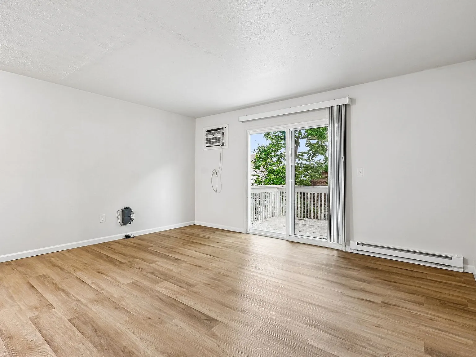Aurora Apartments — Photo 4