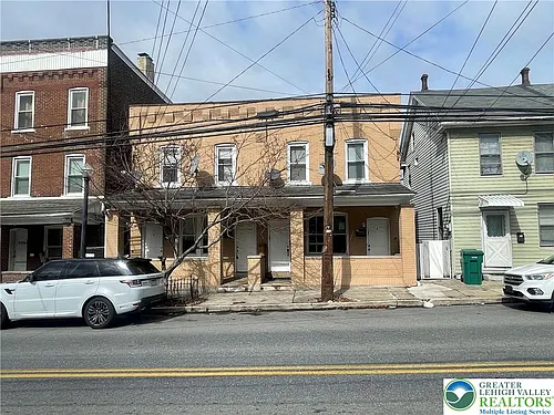 1113 E 4th St #1 Photo 1