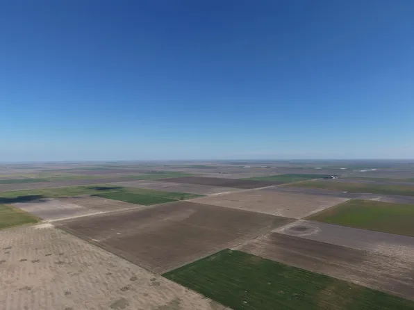 2 W County Rd E, Leoti, KS 67861