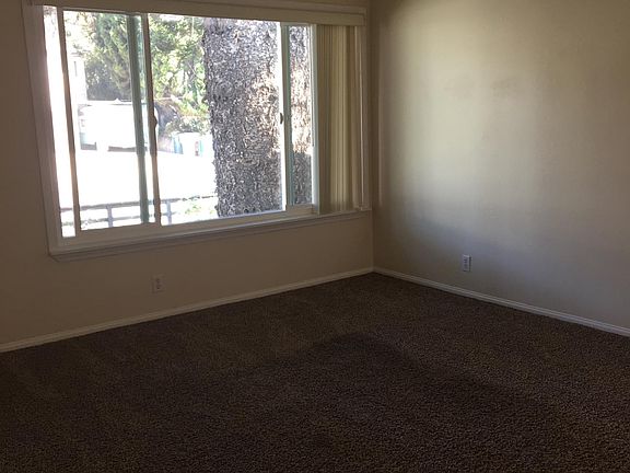 2nd image of 98 Aliso Ln