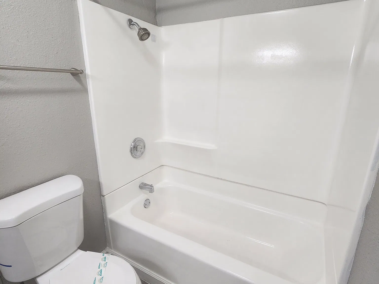 2 bed, 1.5 bath, 1225 sqft, $1,140 — Photo 2