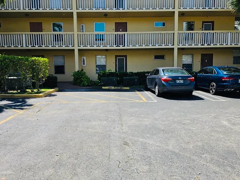 5940 NW 64th Ave #106 — Photo 2