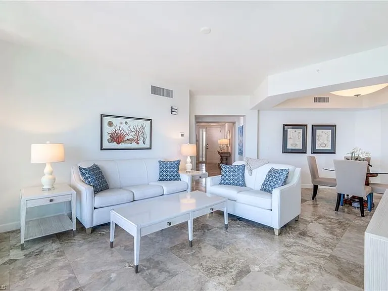 300 Dunes Blvd #5 — Photo 3