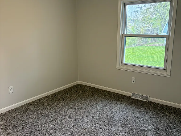 604 W Lee St — Photo 10