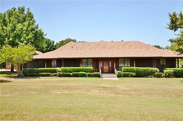 1st image of 708 Sunny Ln