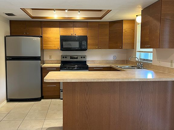 4th image of 11713 Minto Ct