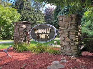 806 Cypress Ct, Highland Mills, NY 10930