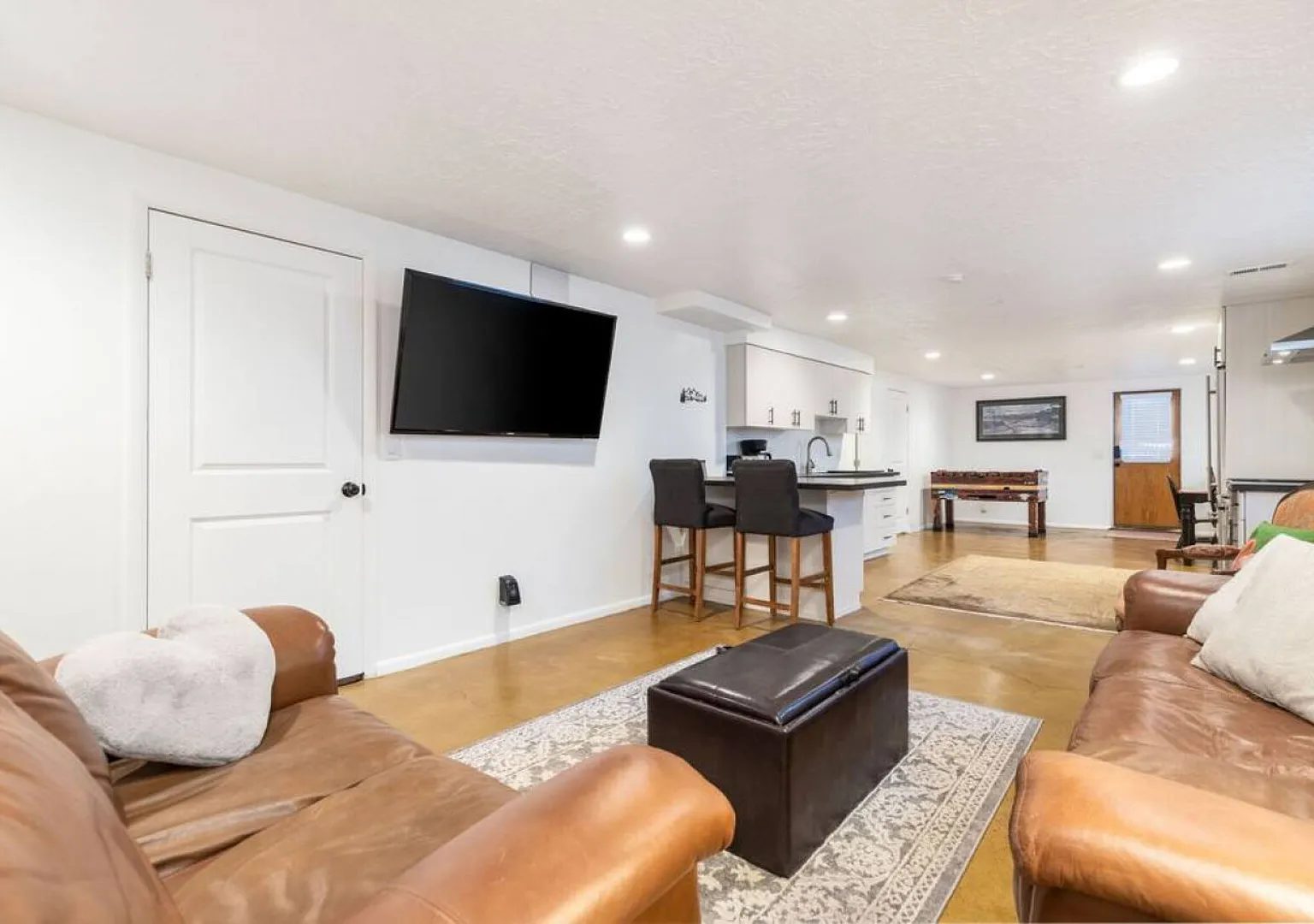 Ski Bum Chalet-Close to Resorts! — Photo 1