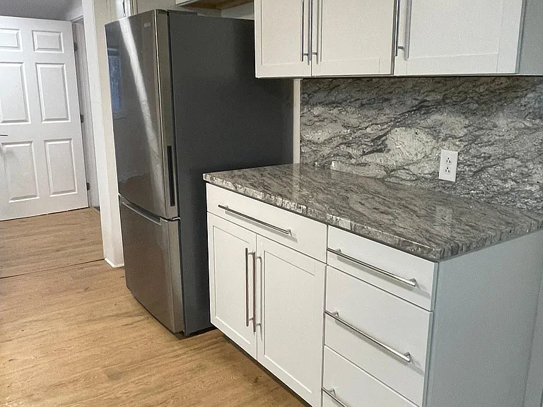 119 E Wilson St — Photo 33