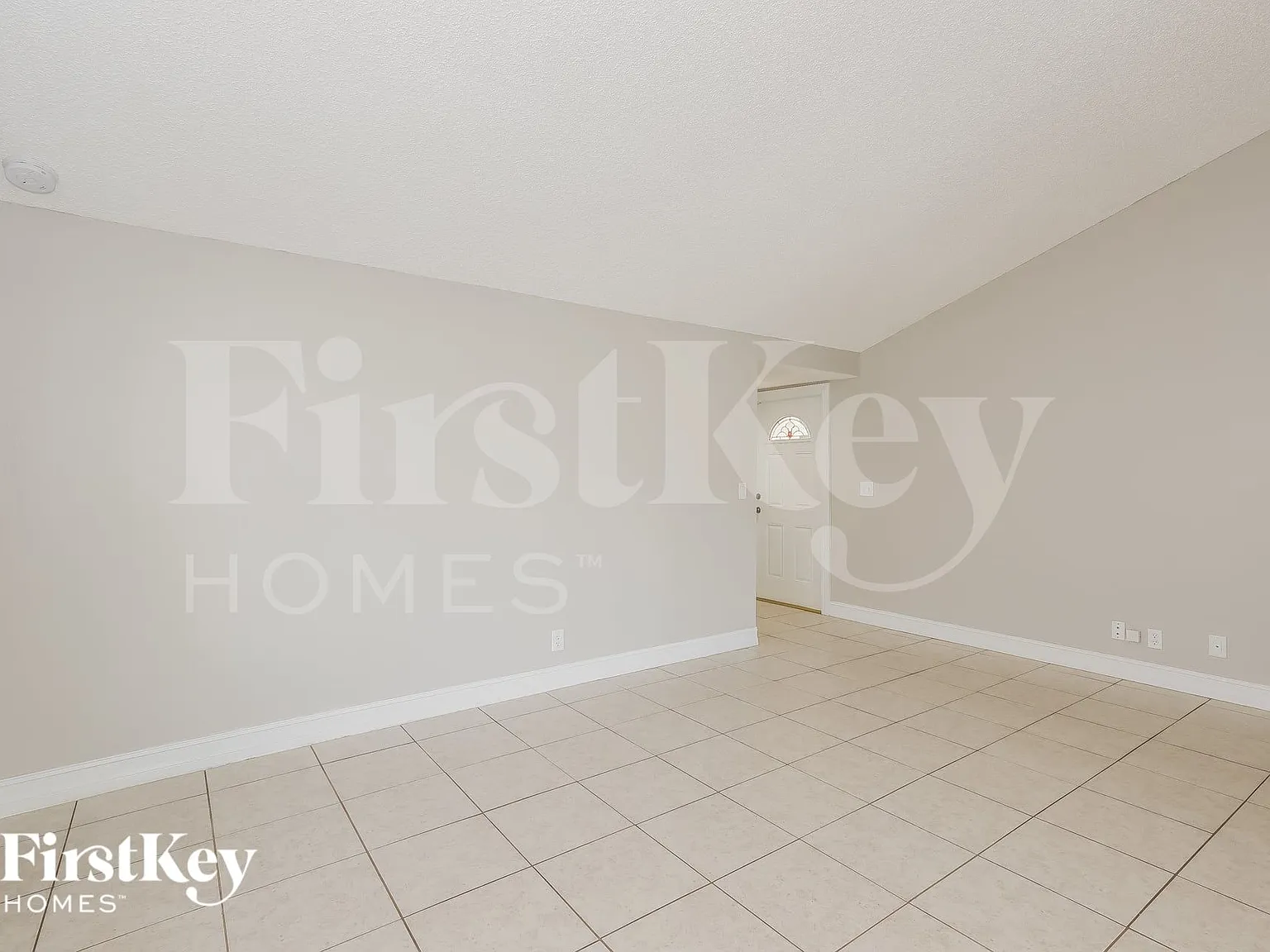 3 bed, 2.0 bath, 1512 sqft, $3,310 — Photo 3