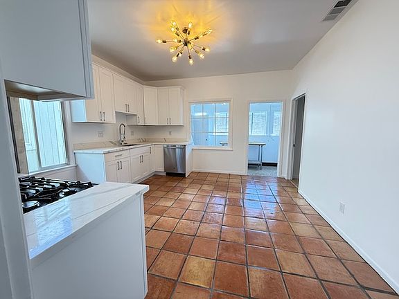 2nd image of 143 San Carlos St