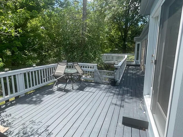 1972 Wedgewood Ln — Photo 11