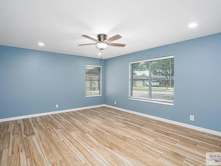 2202 Ella Ave — Photo 8