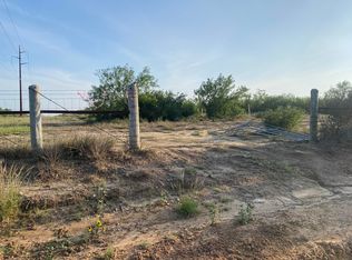 6 Ranch Rd, Encinal, TX 78019