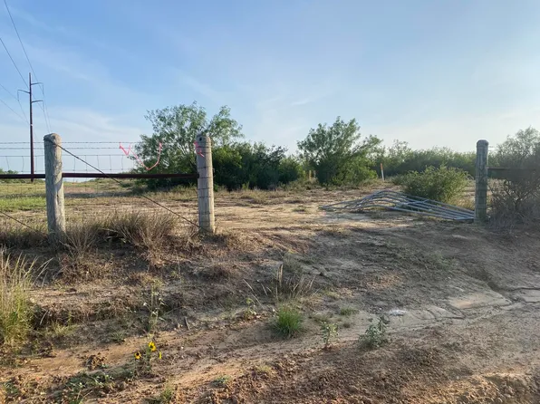 6 Ranch Rd, Encinal, TX 78019