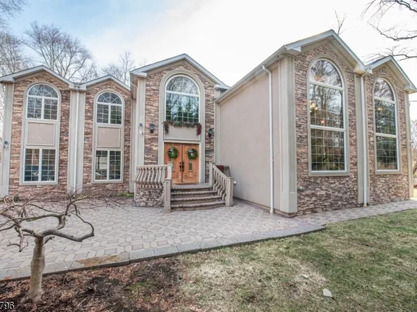 35 Waughaw Rd, Montville Twp., NJ 07082