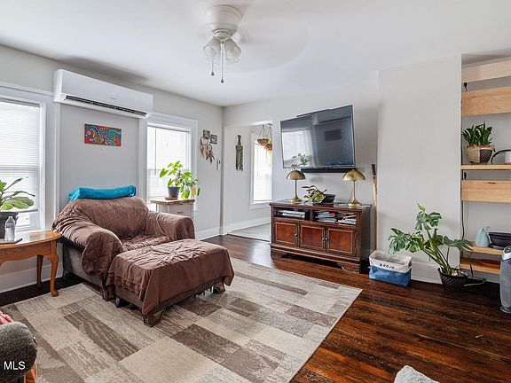 4th image of 206 Front Street