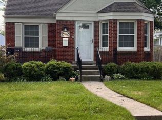 19765 Sumner, Redford, MI 48240