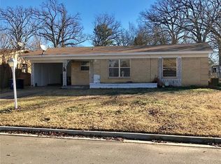 74 29th St NW, Paris, TX 75460