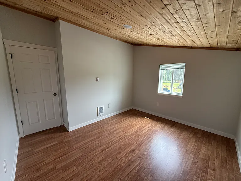 37 Lakeview Rd — Photo 8
