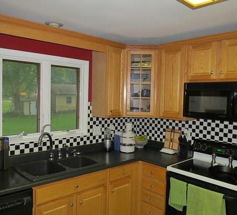 5th image of 8315 E 80th Ter