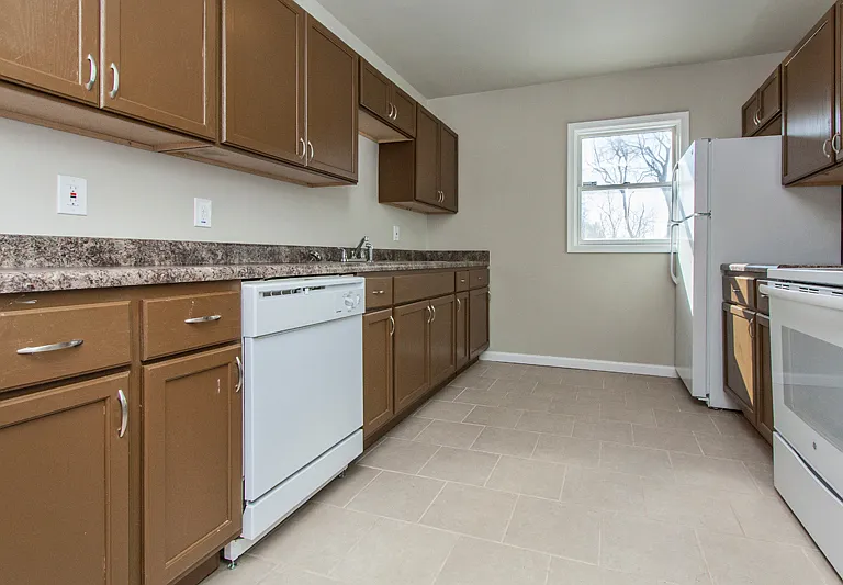 902 Titus Ave — Photo 1