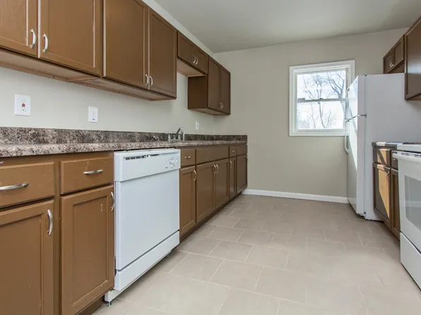 902 Titus Ave, Des Moines, IA 50315